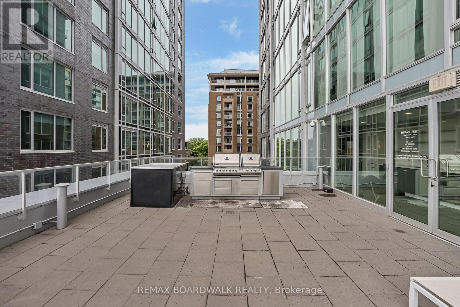 1807 - 111 Champagne Avenue S