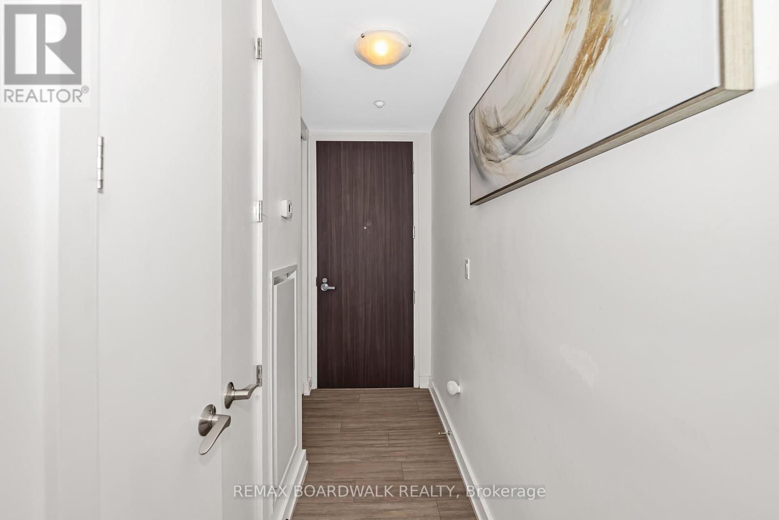 1807 - 111 Champagne Avenue S