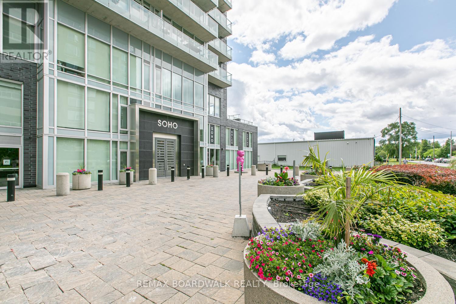 1807 - 111 Champagne Avenue S