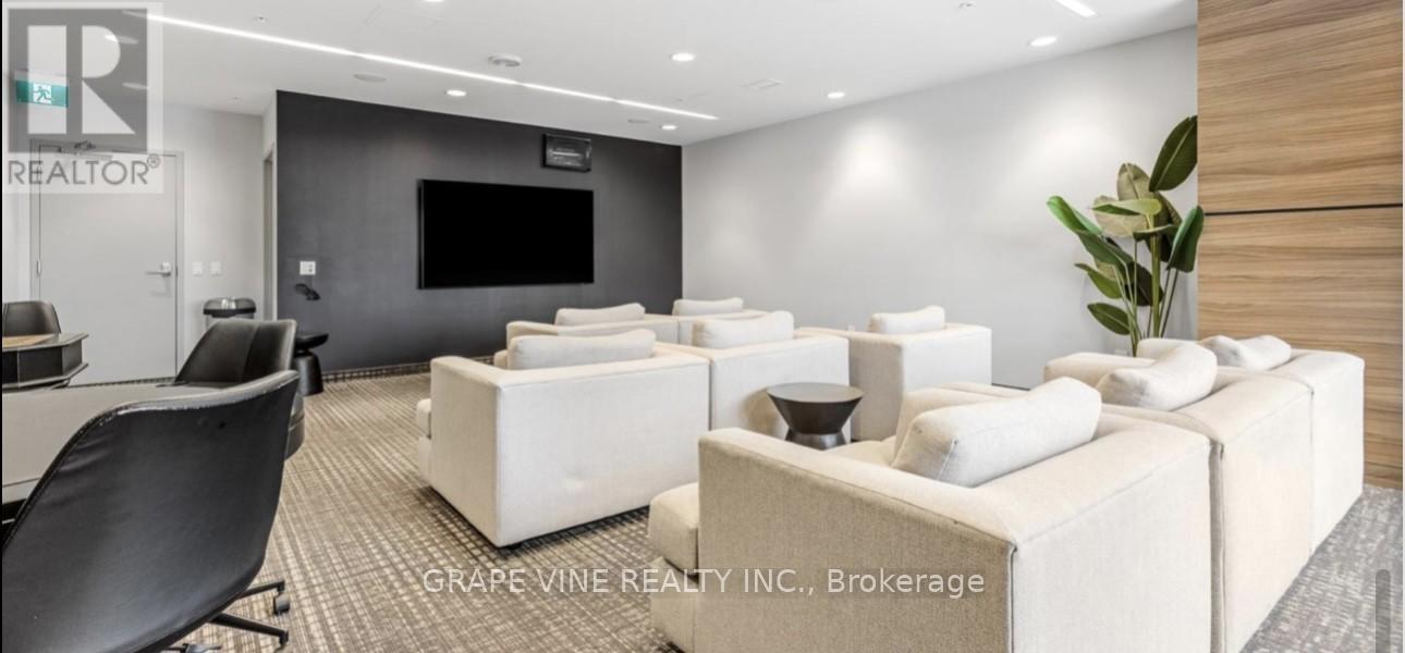 3705 - 805 Carling Avenue