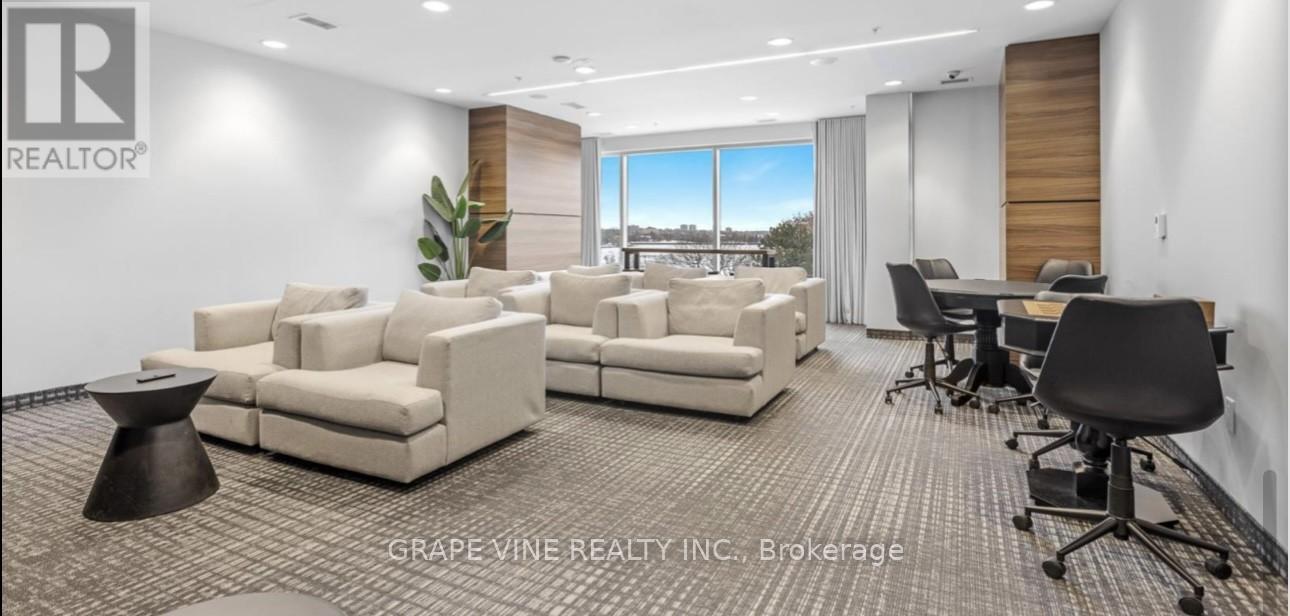 3705 - 805 Carling Avenue