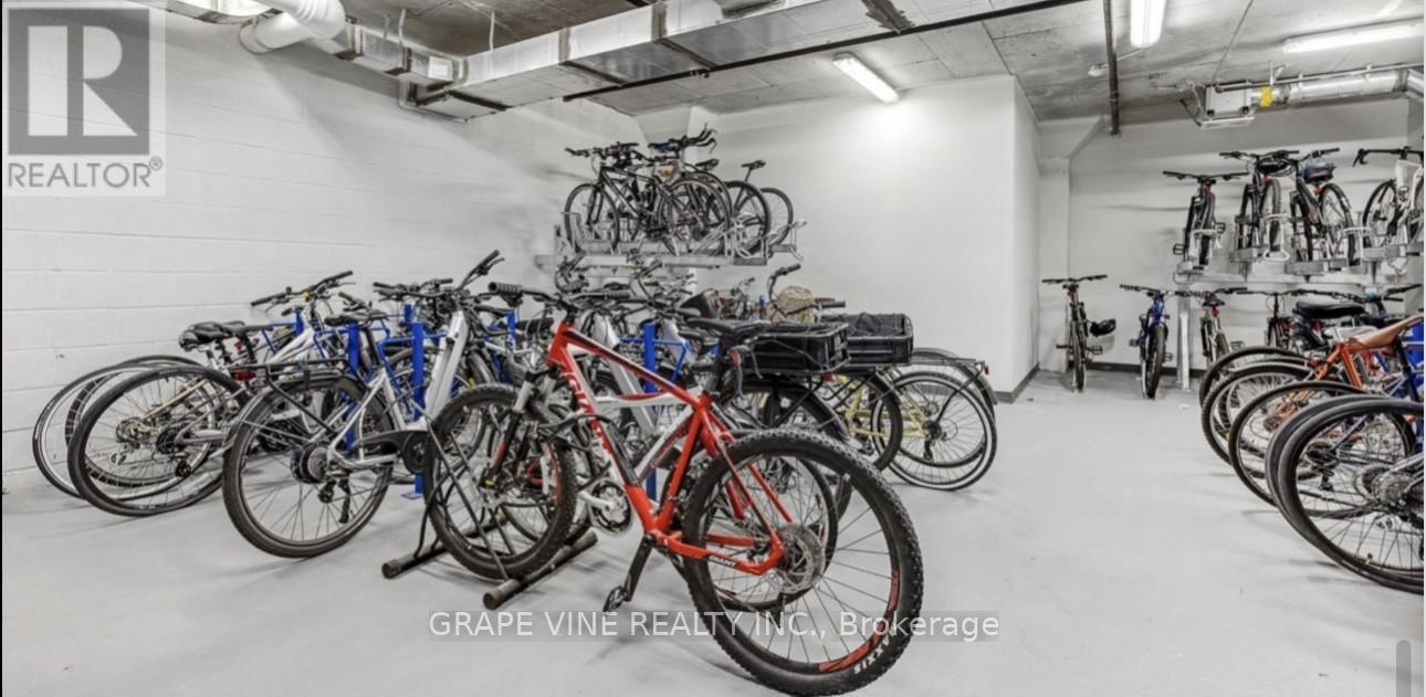 3705 - 805 Carling Avenue