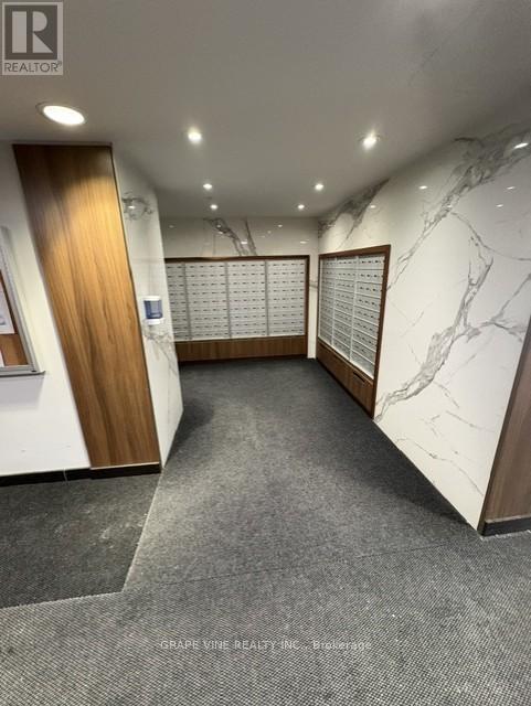 3705 - 805 Carling Avenue