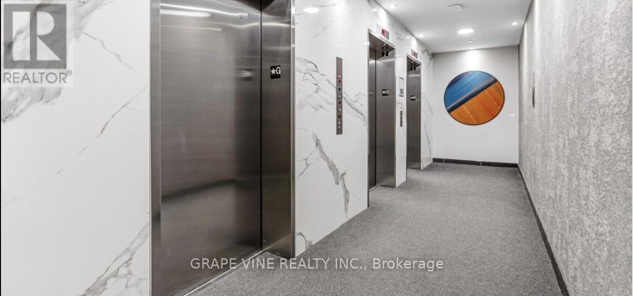 3705 - 805 Carling Avenue