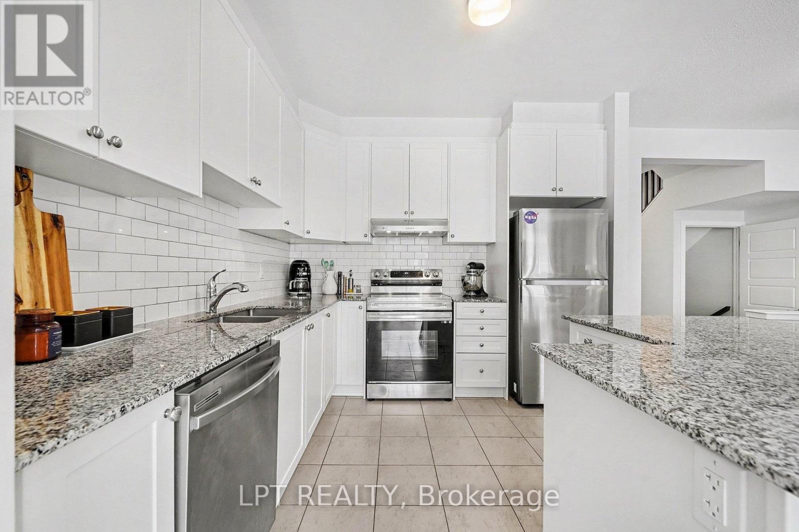 2485 Watercolours Way