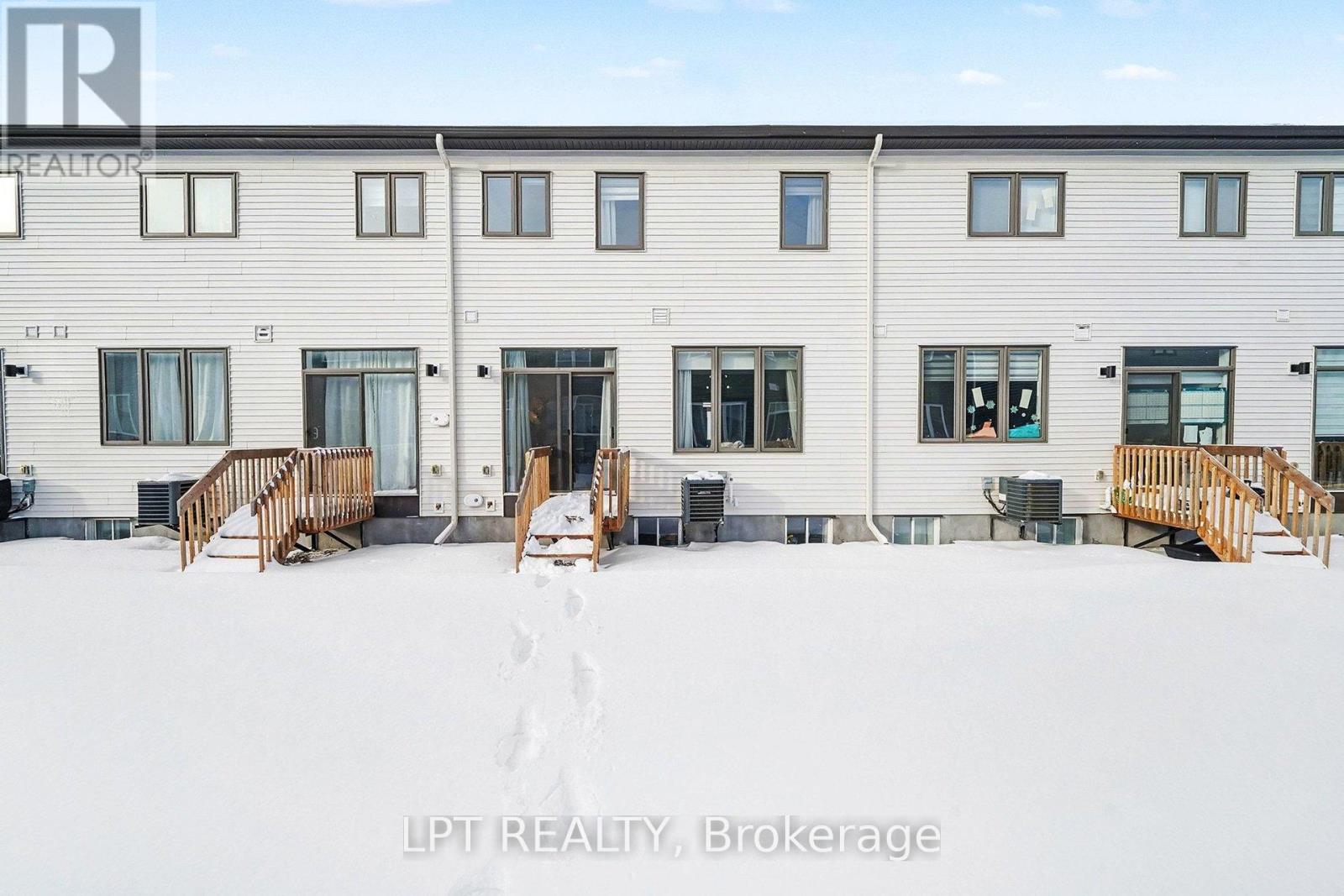 2485 Watercolours Way