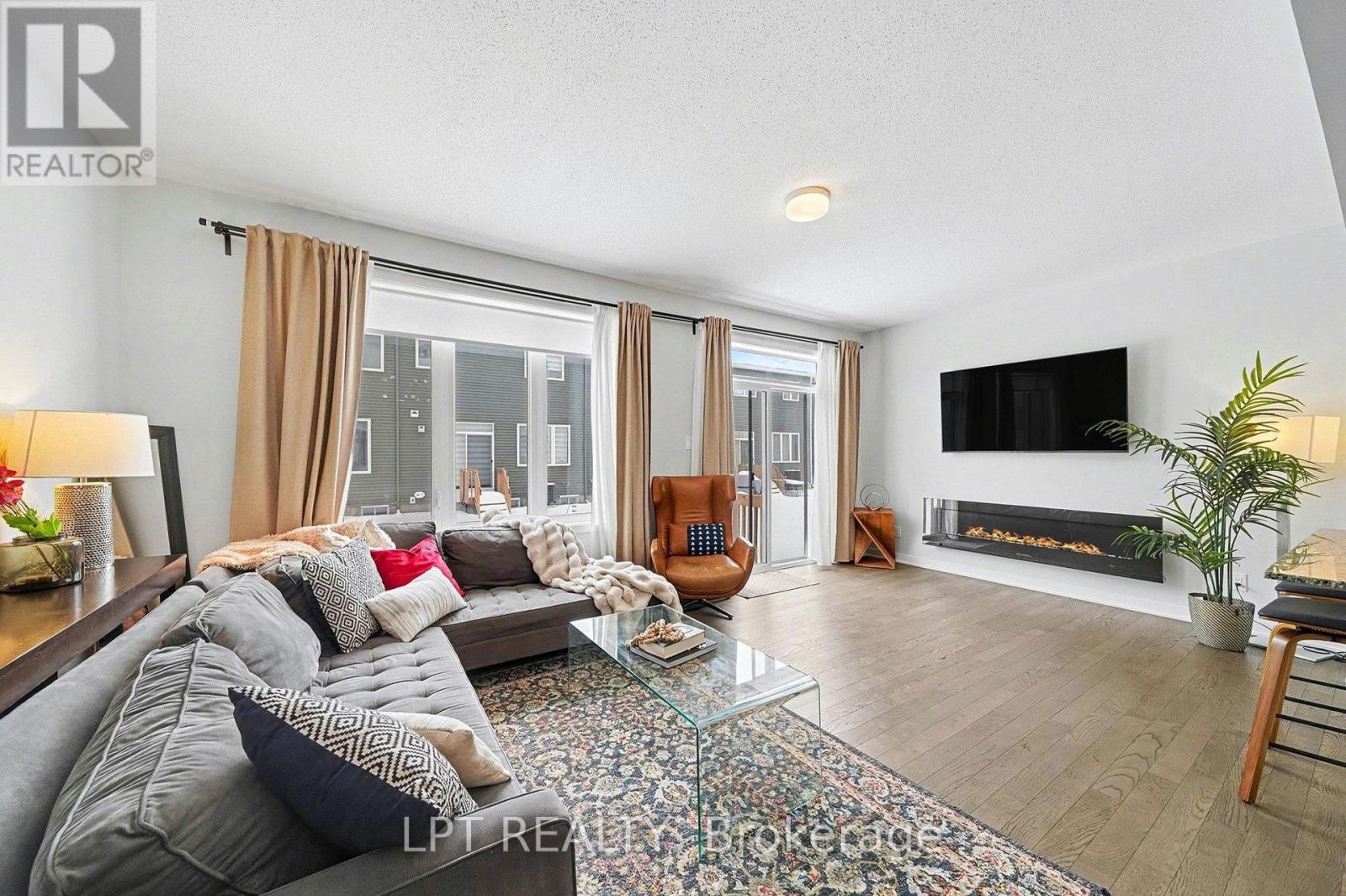 2485 Watercolours Way