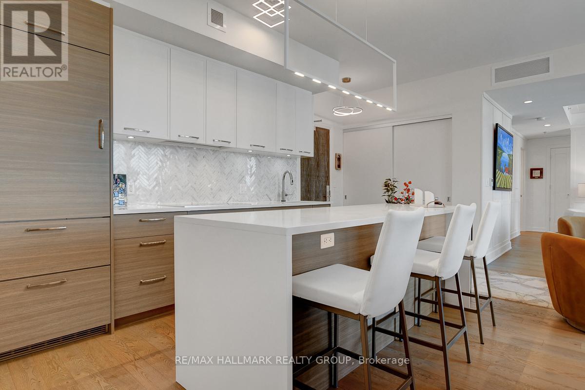 907 - 428 Sparks Street