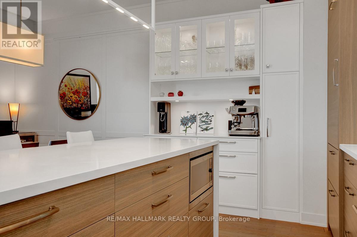 907 - 428 Sparks Street