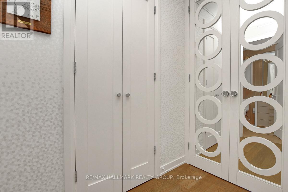 907 - 428 Sparks Street