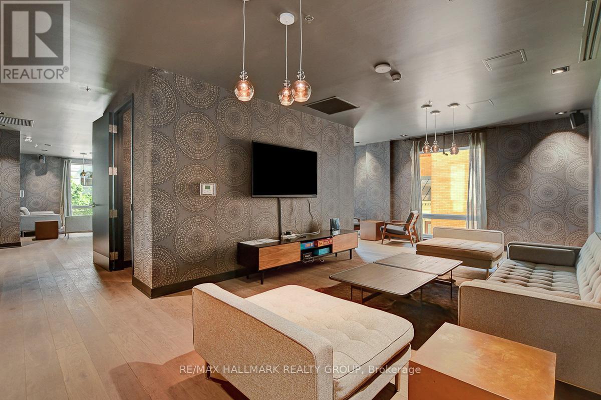 907 - 428 Sparks Street