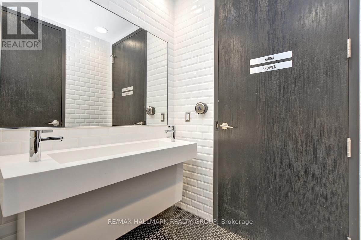 907 - 428 Sparks Street