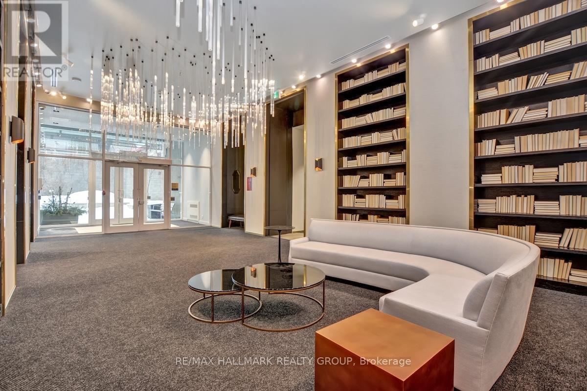 907 - 428 Sparks Street