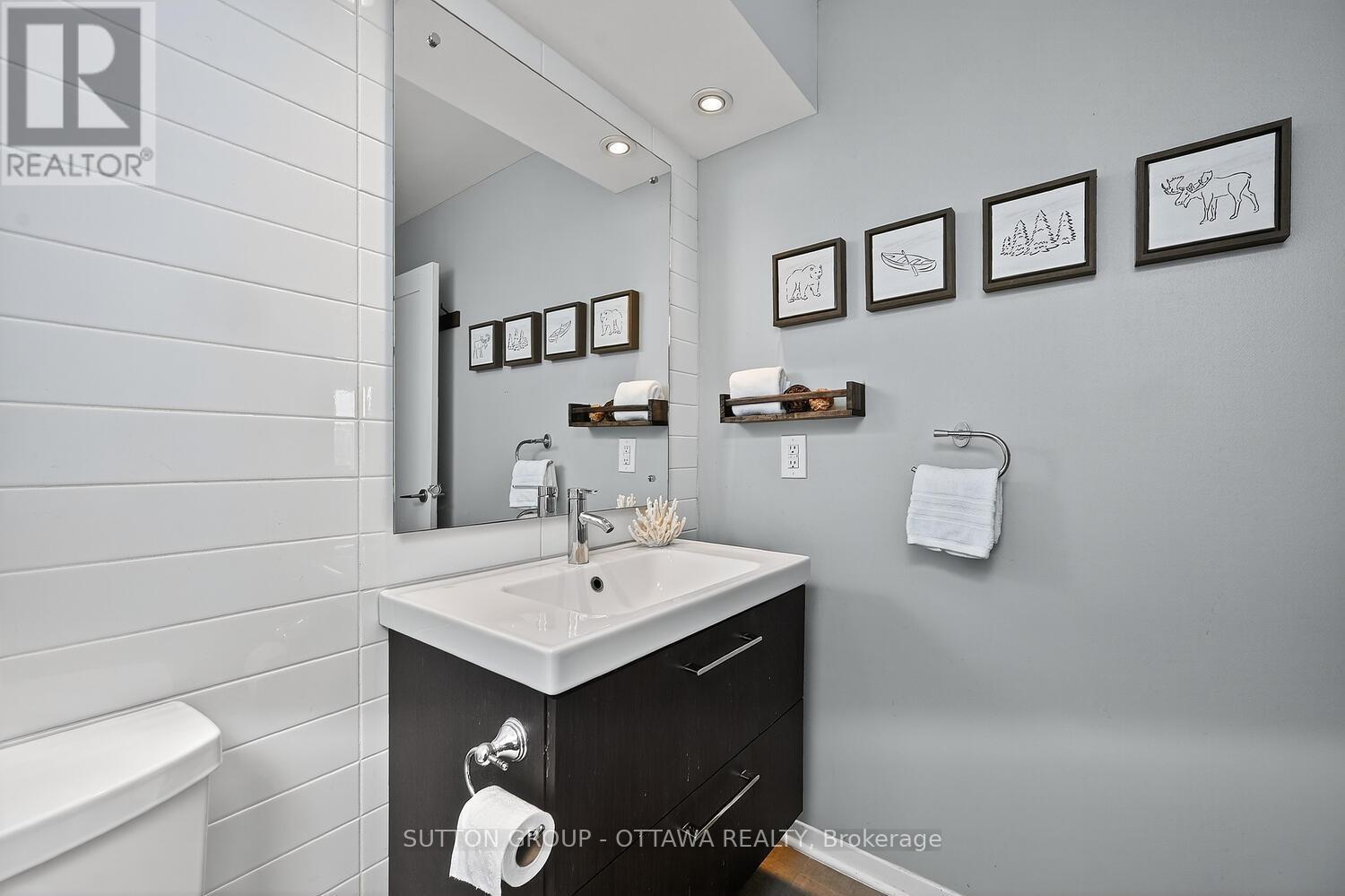 317 - 214 Viewmount Drive