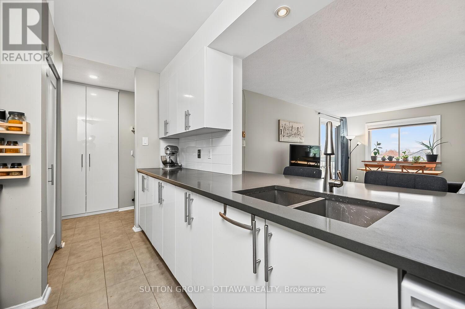 317 - 214 Viewmount Drive