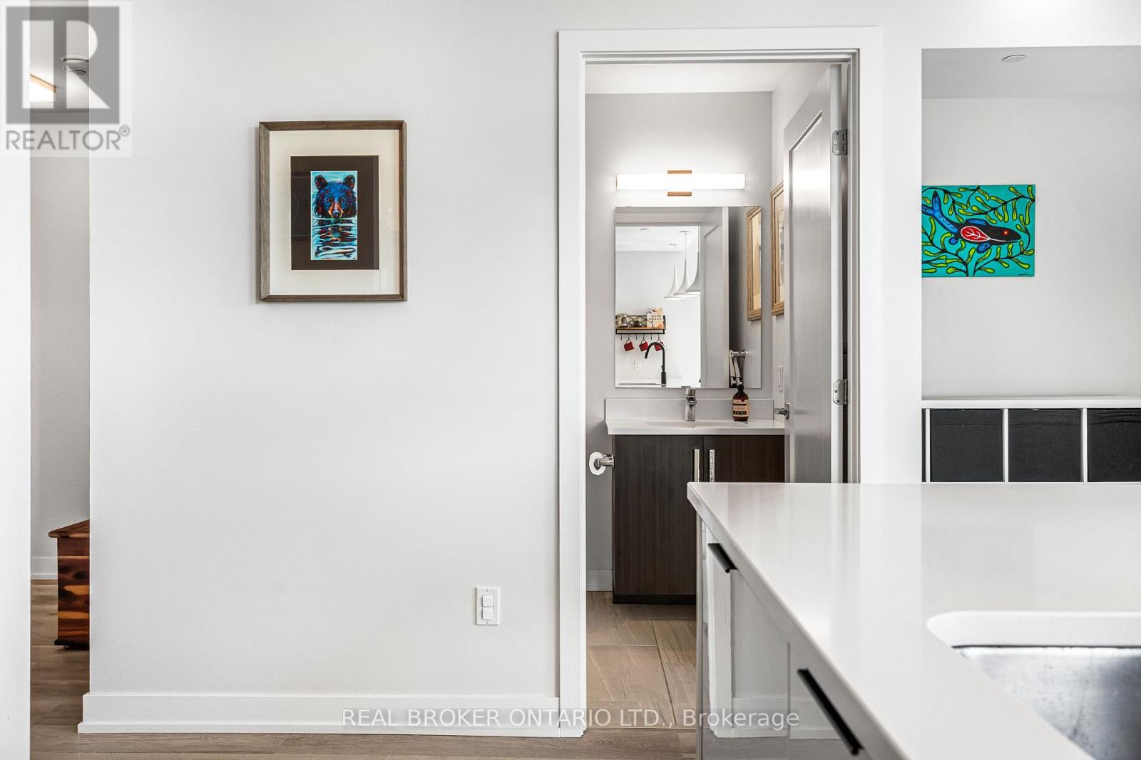 310 - 530 De Mazenod Avenue