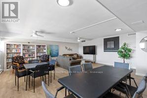 406 - 109 King Street E