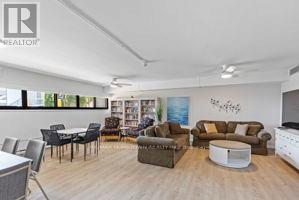 406 - 109 King Street E