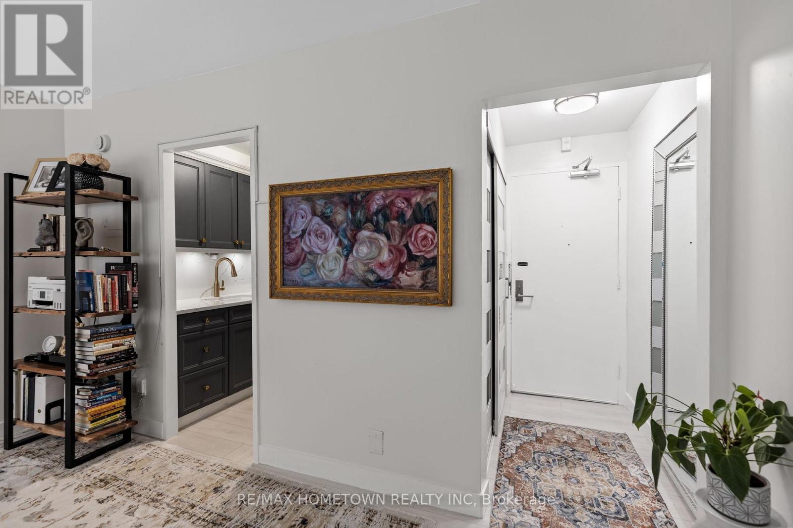 406 - 109 King Street E