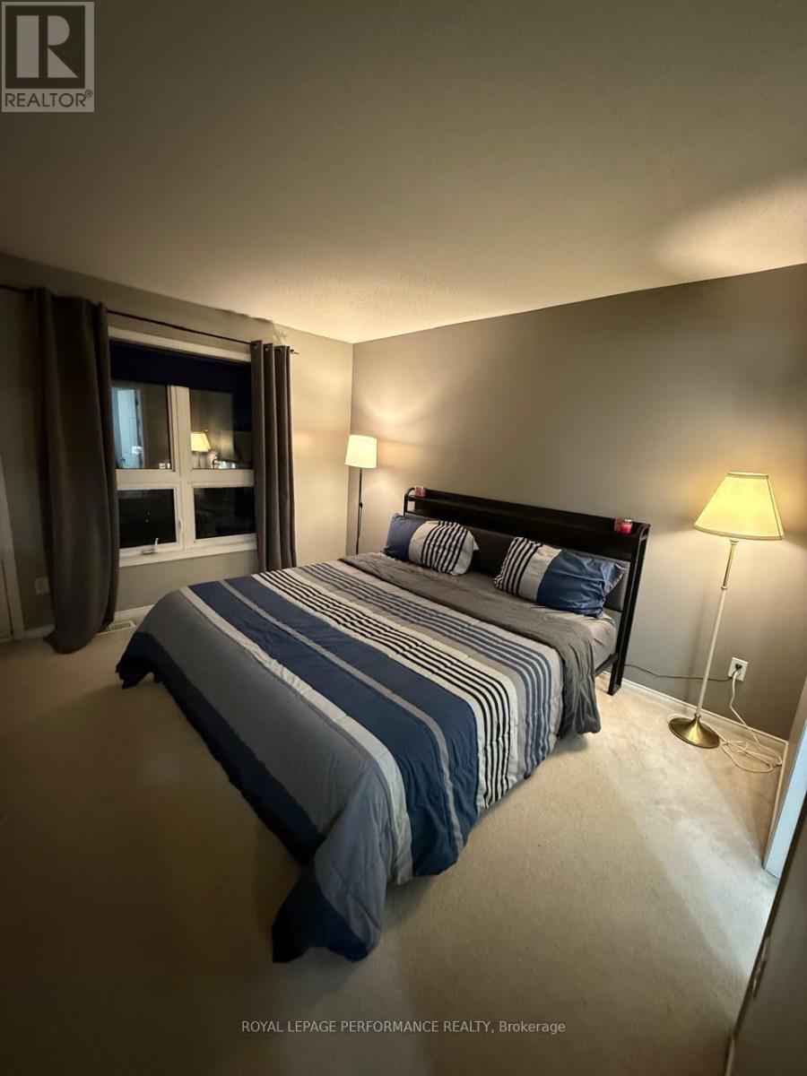 390 Crownridge Drive N