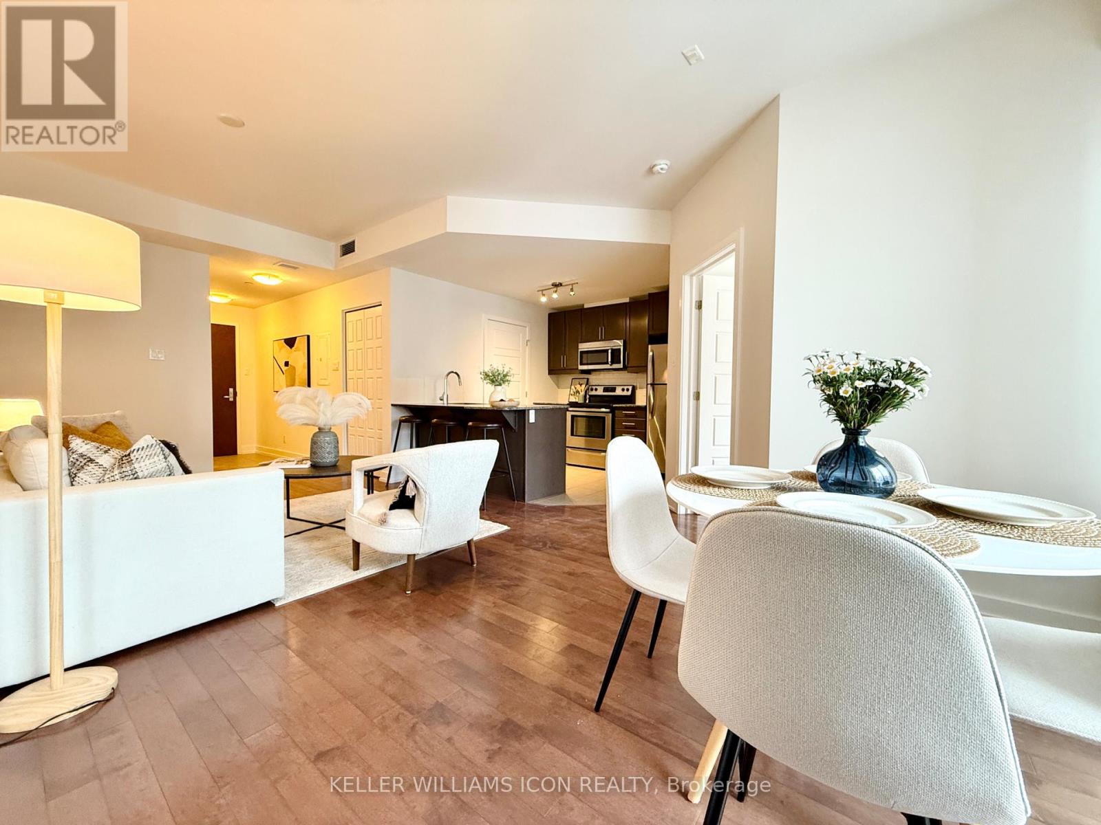 1008 - 330 Titan Private