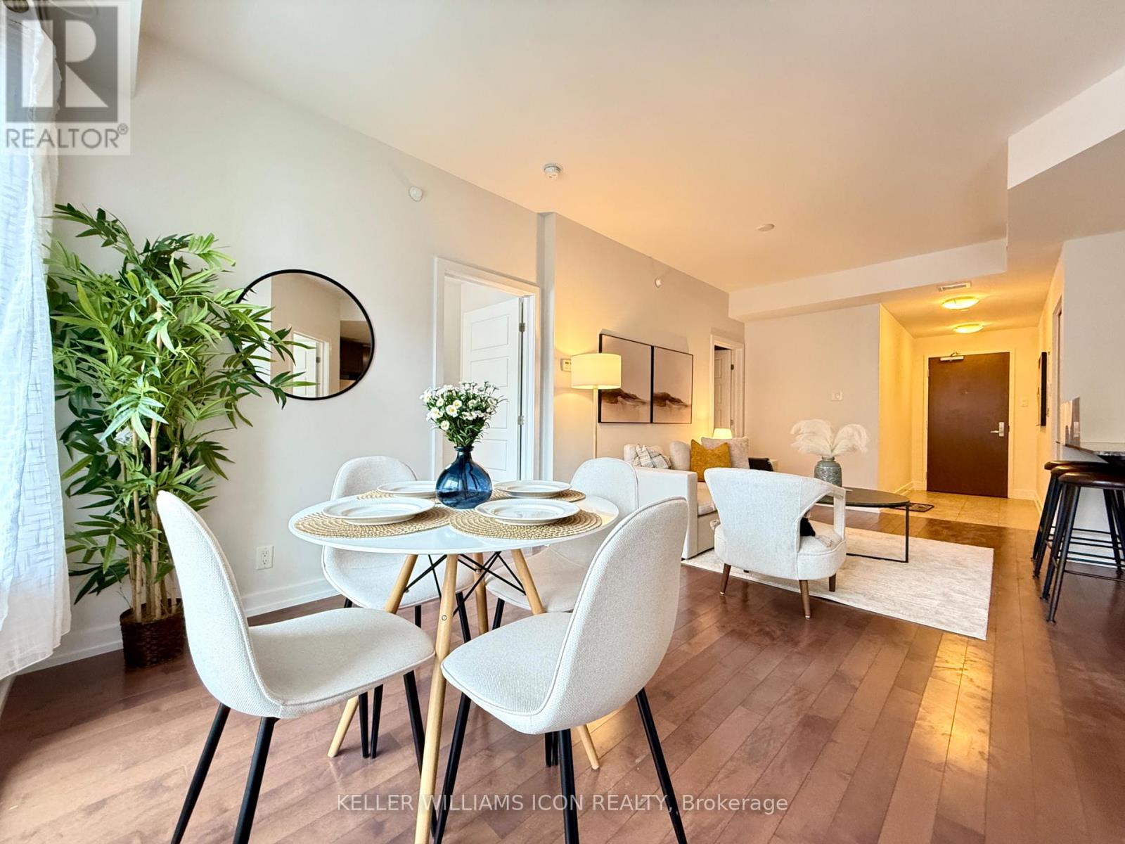 1008 - 330 Titan Private