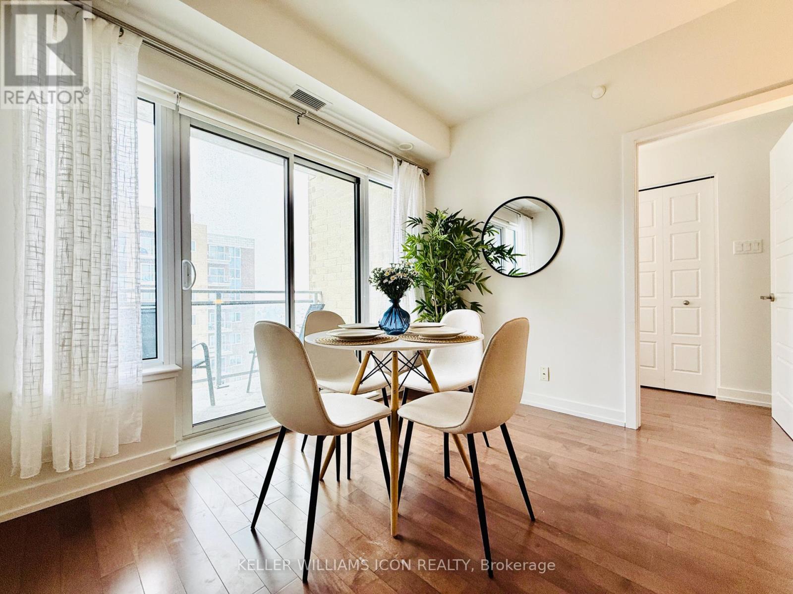 1008 - 330 Titan Private