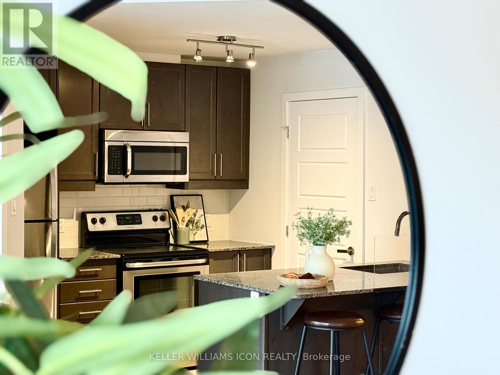 1008 - 330 Titan Private