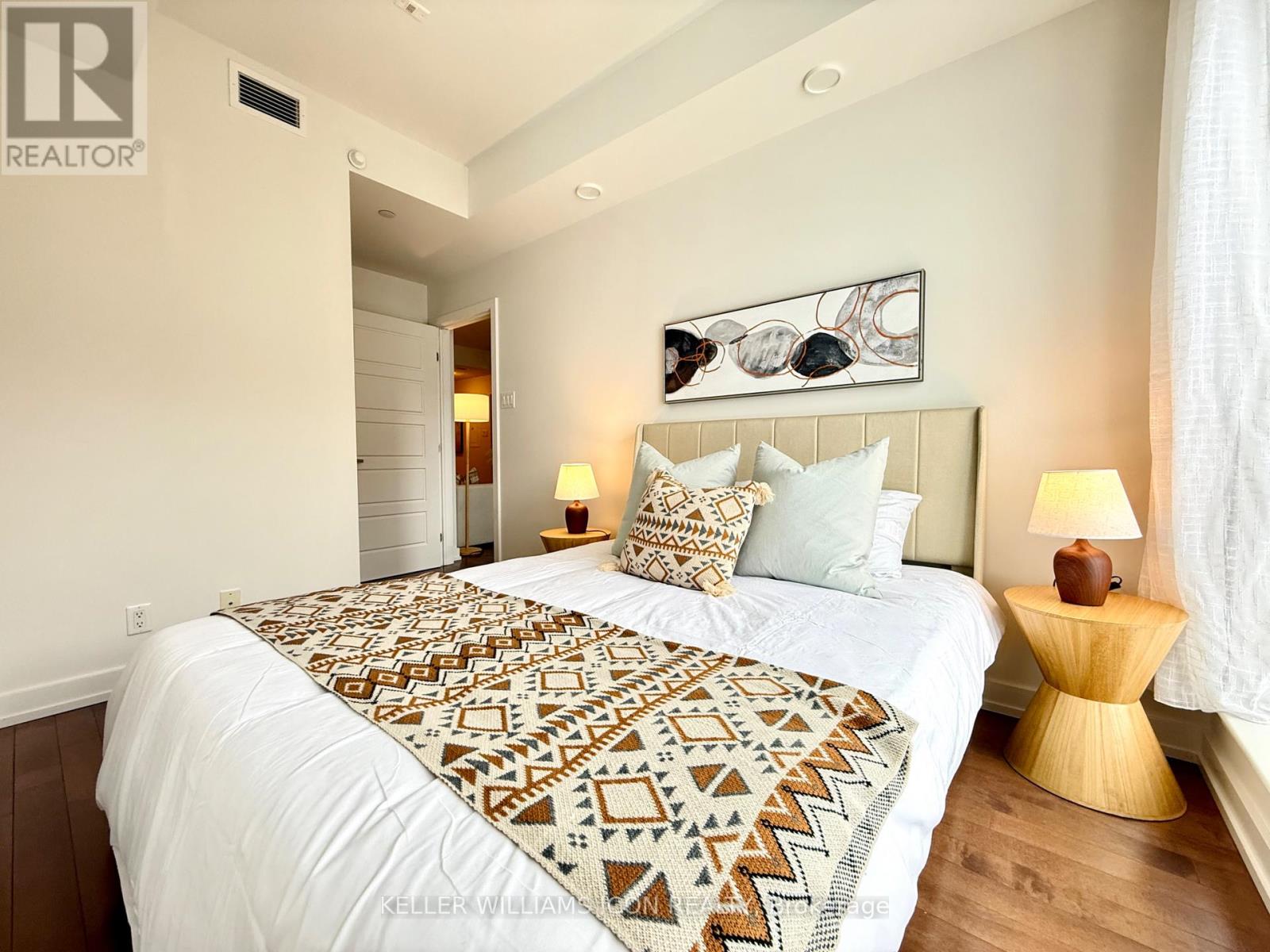 1008 - 330 Titan Private