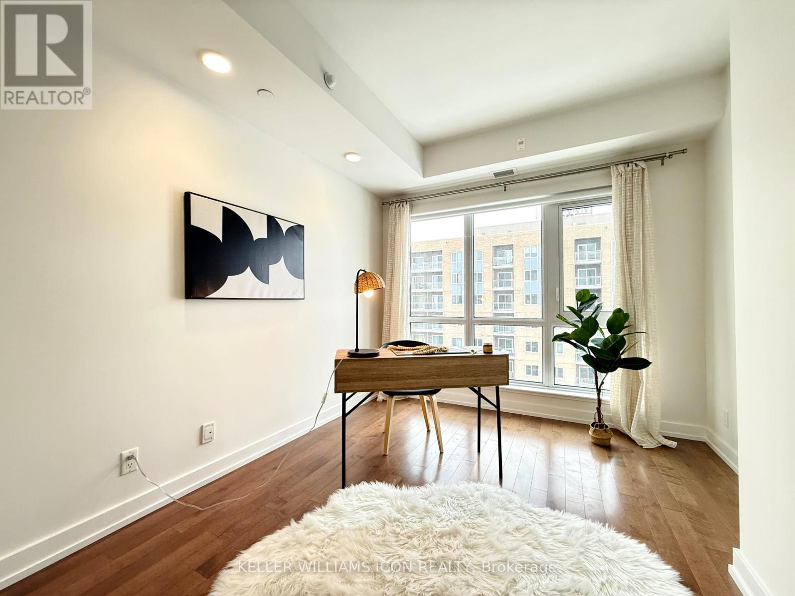 1008 - 330 Titan Private