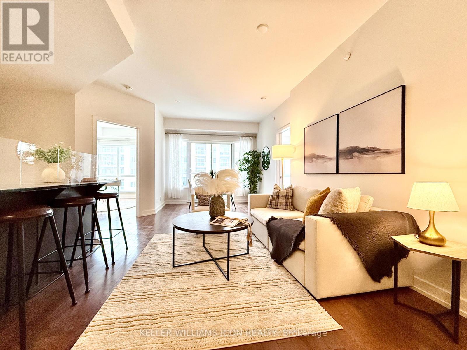 1008 - 330 Titan Private