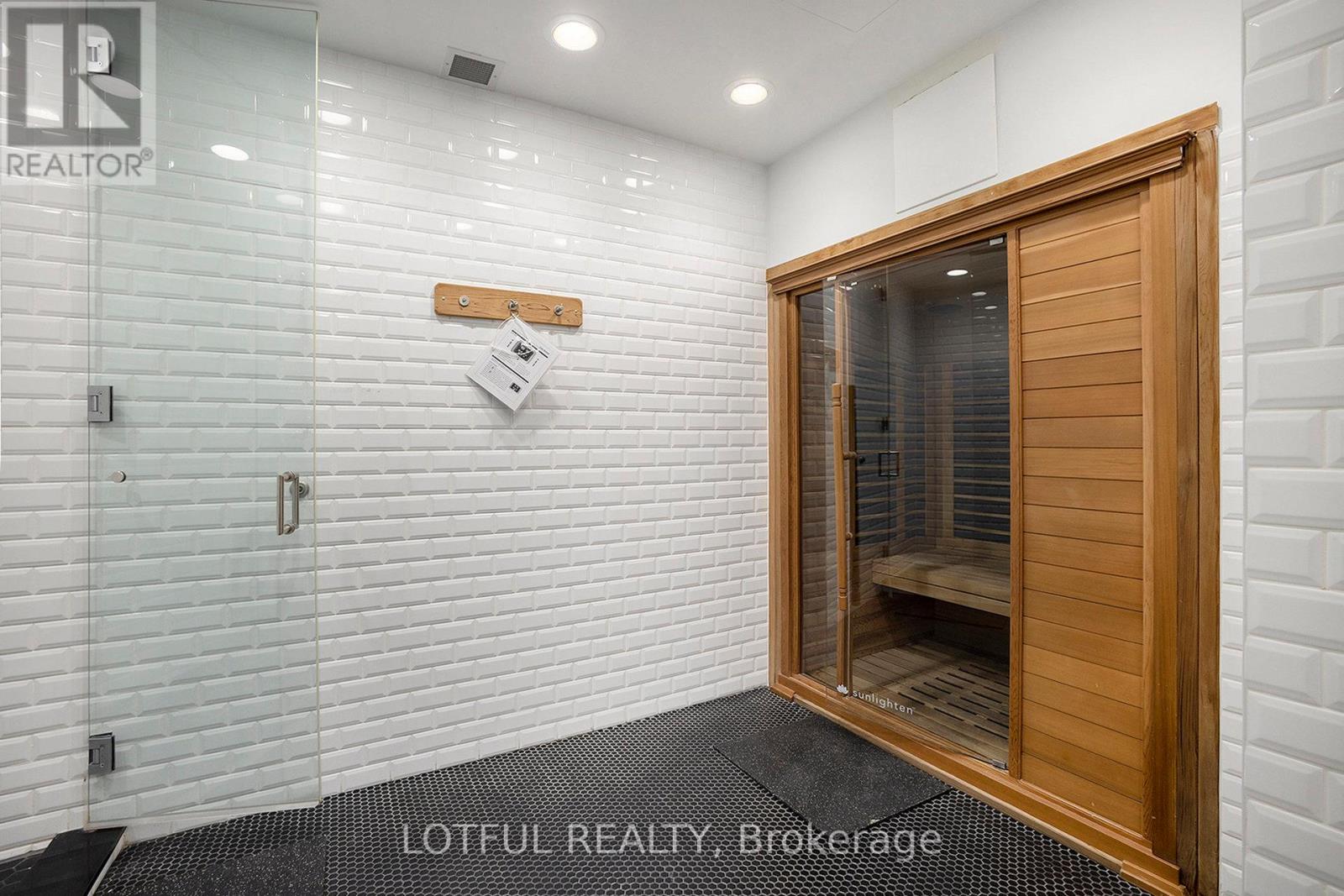 601 - 428 Sparks Street