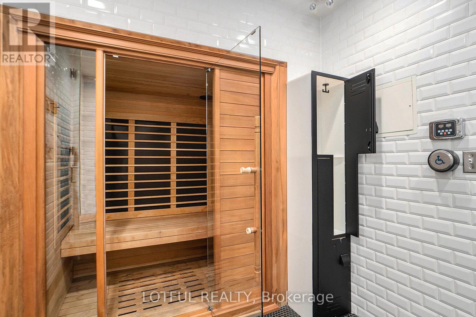 601 - 428 Sparks Street