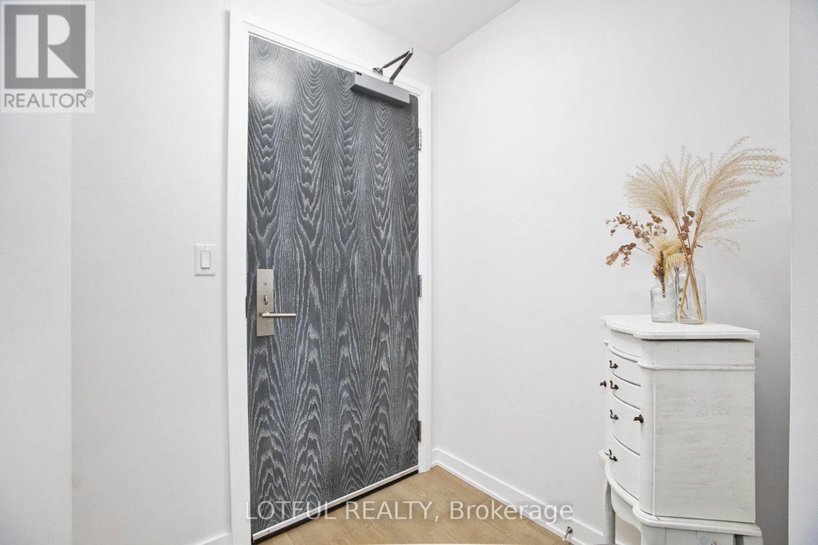 601 - 428 Sparks Street