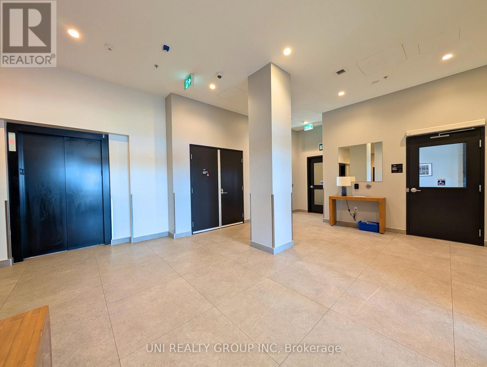 #513 - 1350 Hemlock Road