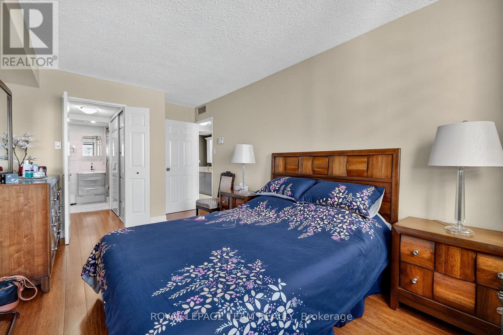 1801 - 530 Laurier Avenue W