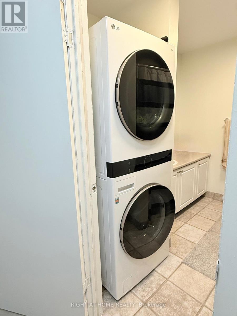 3 - 520 Fenerty Court