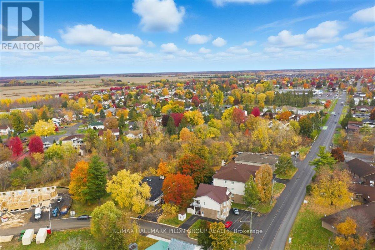 100 - 902 Notre Dame Street