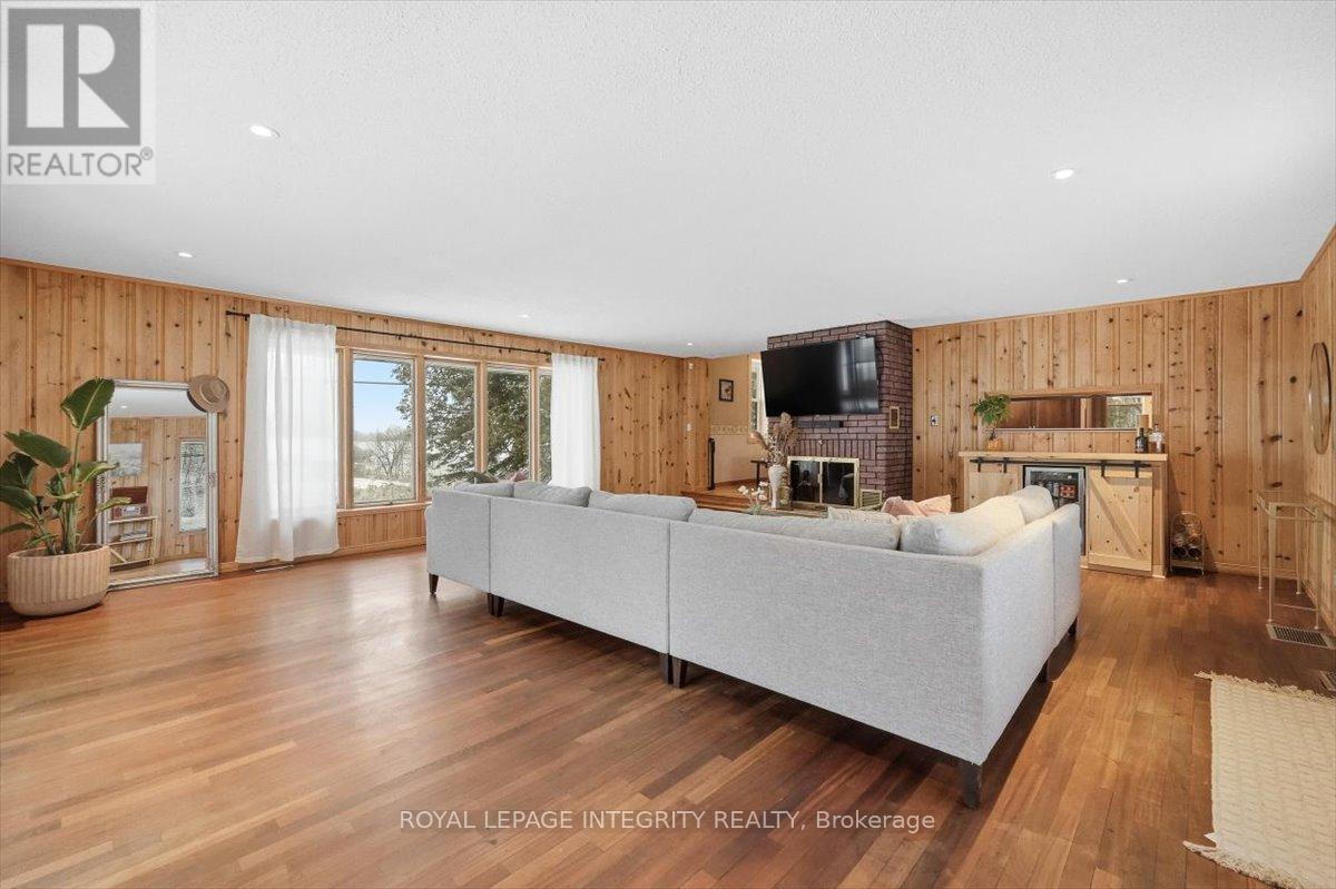 1814 Old Montreal Road