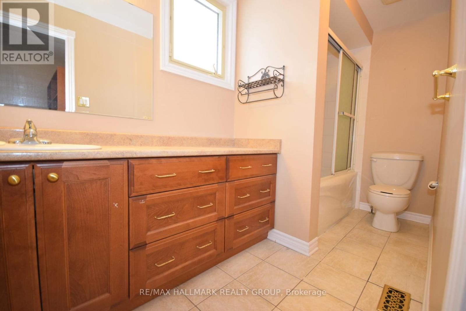 1749 Des Prairies Avenue