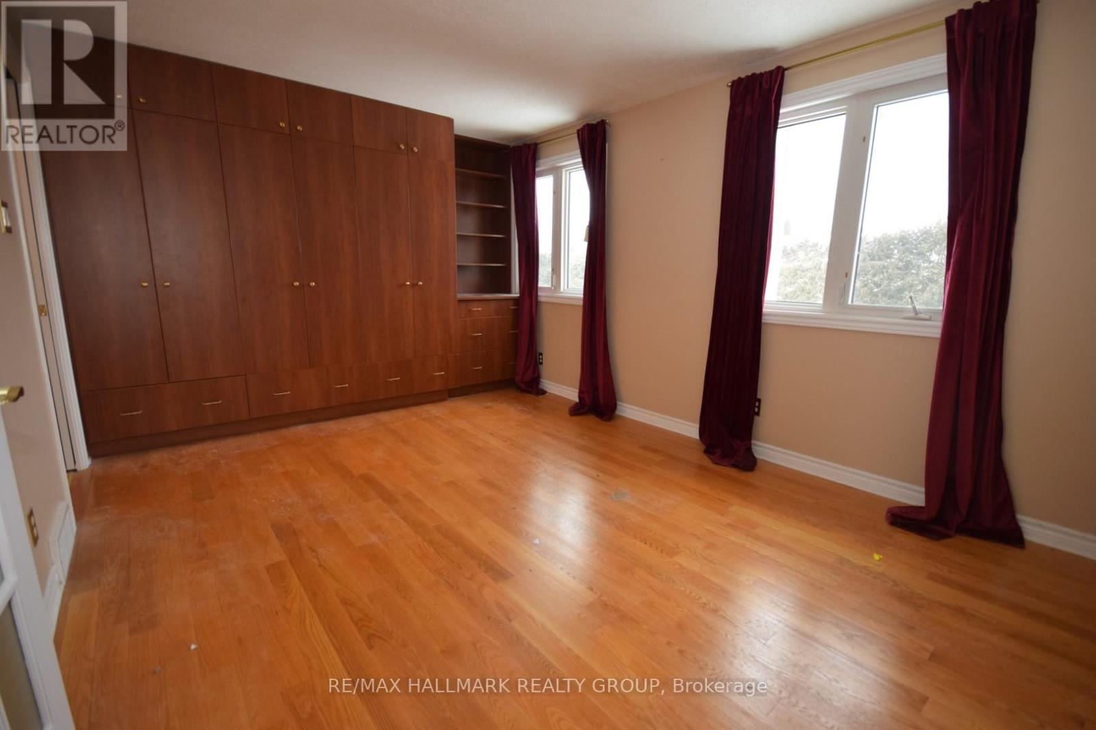 1749 Des Prairies Avenue