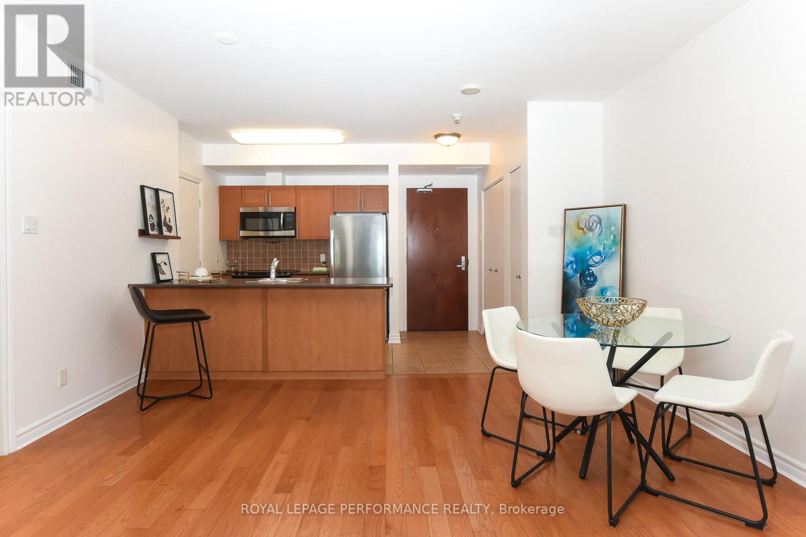 1107 - 234 Rideau Street