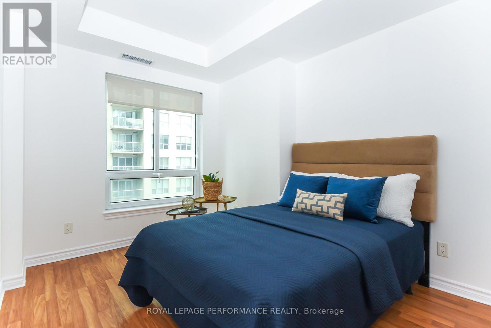 1107 - 234 Rideau Street