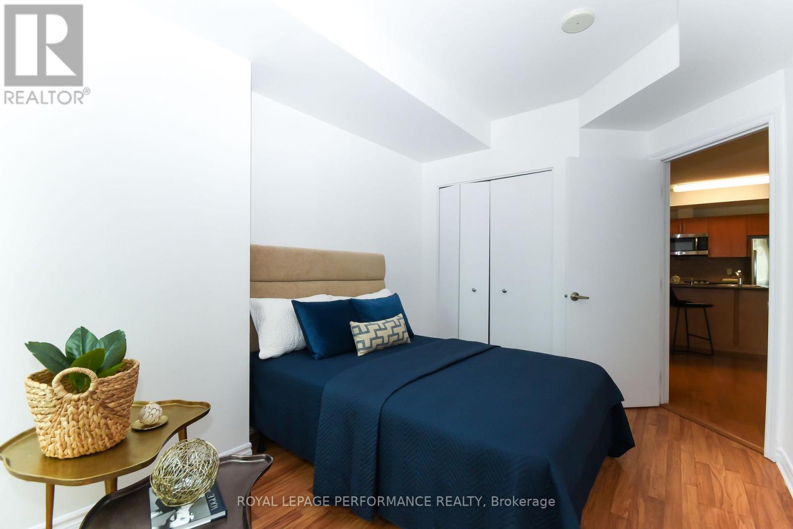 1107 - 234 Rideau Street