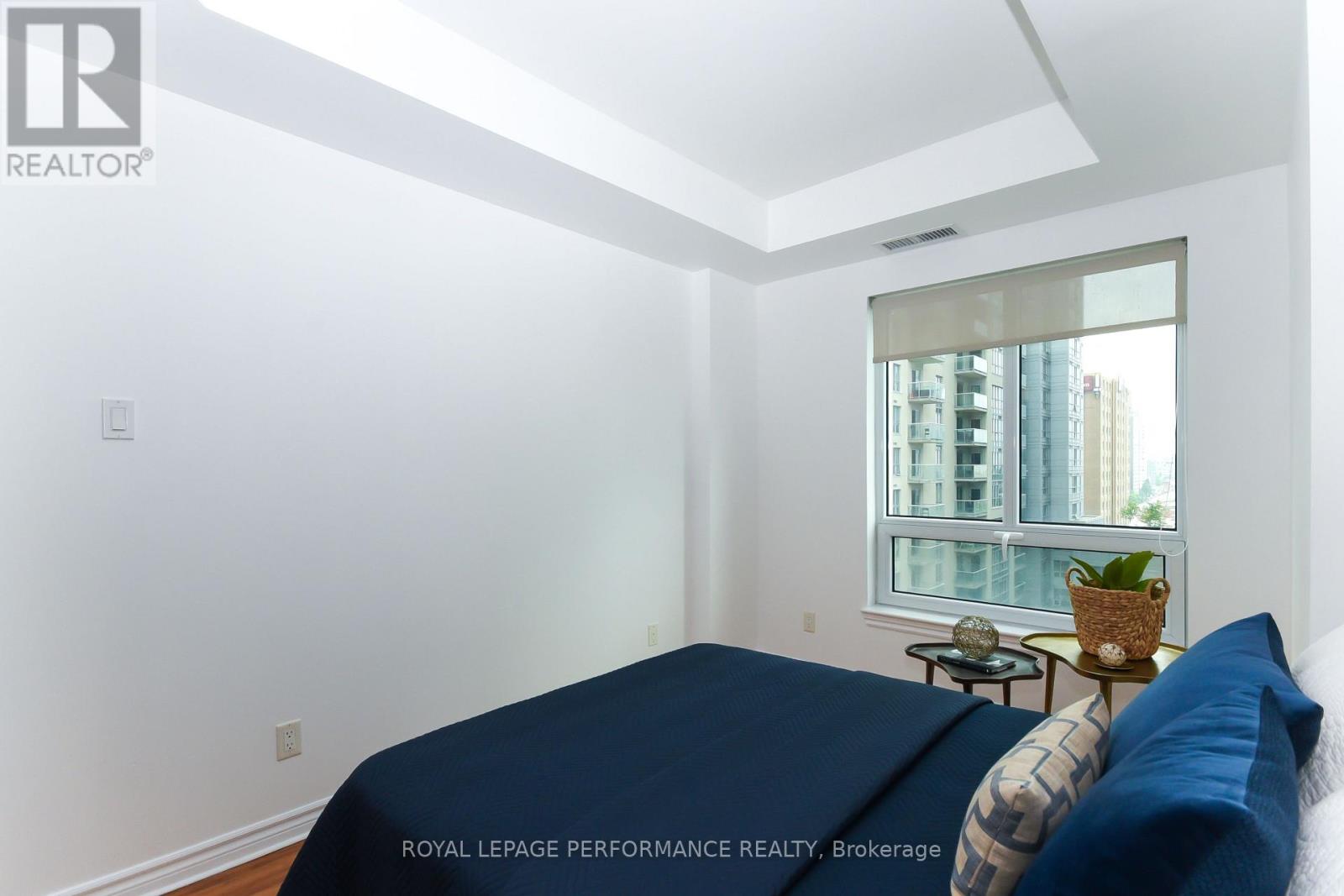 1107 - 234 Rideau Street