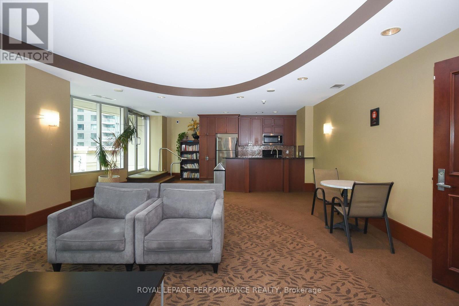 1107 - 234 Rideau Street