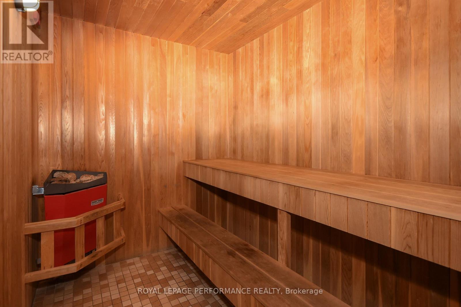 1107 - 234 Rideau Street