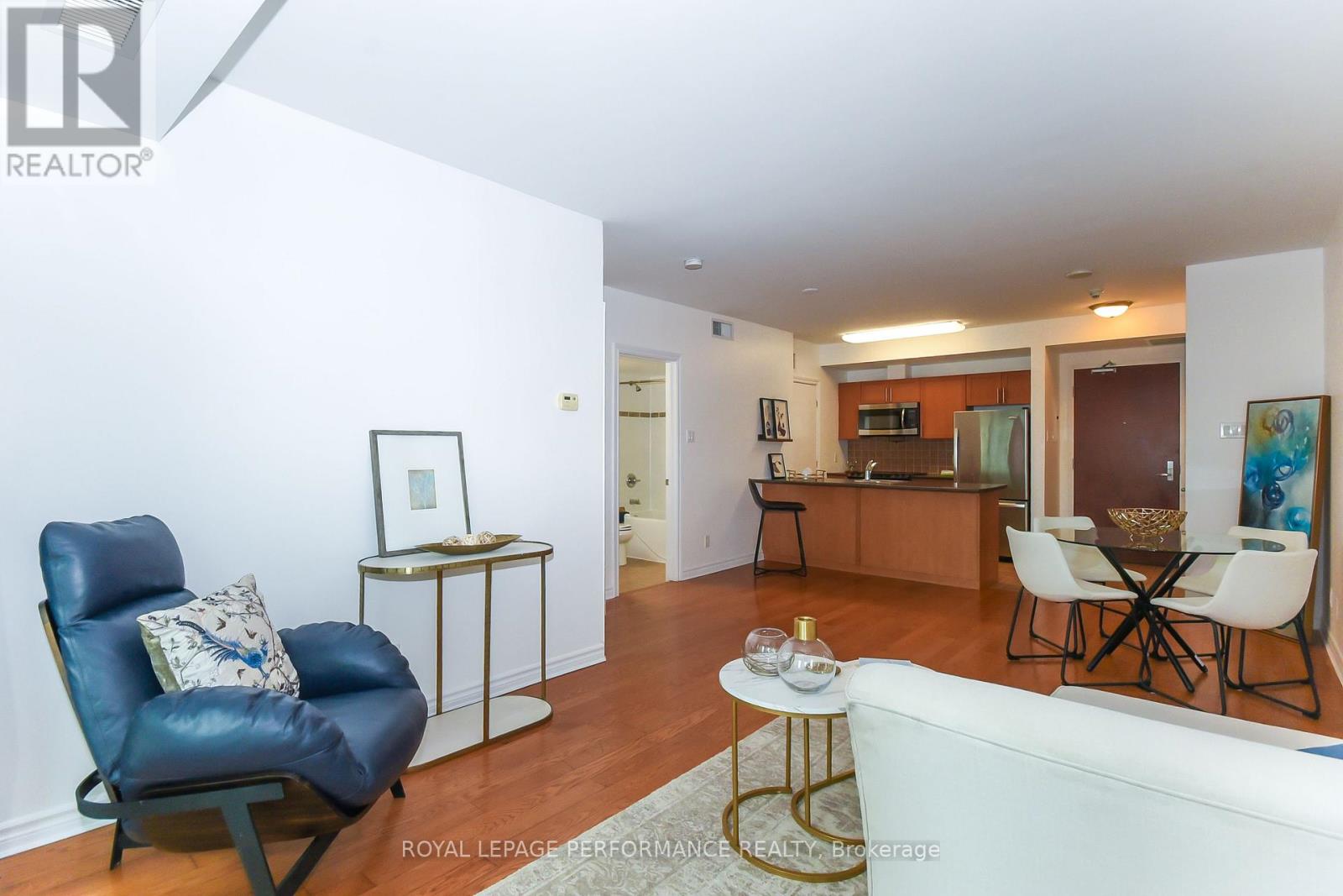 1107 - 234 Rideau Street