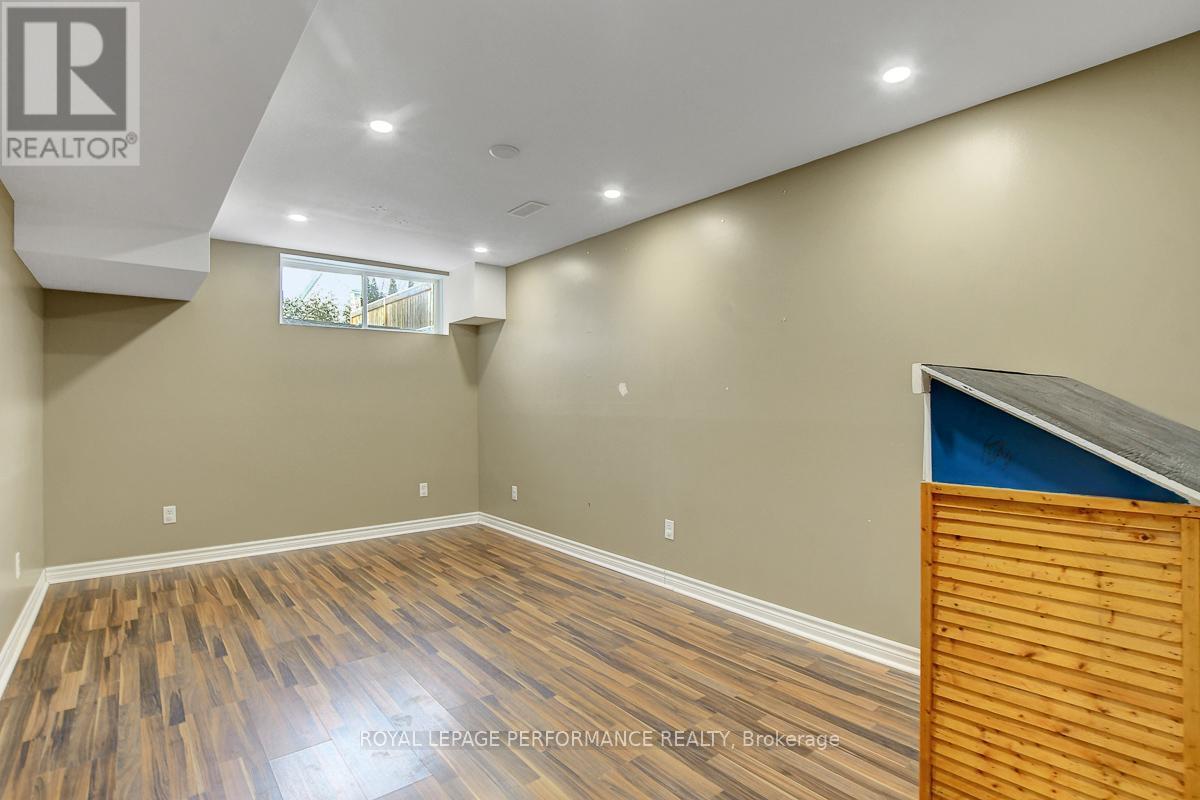 156 Talltree Crescent