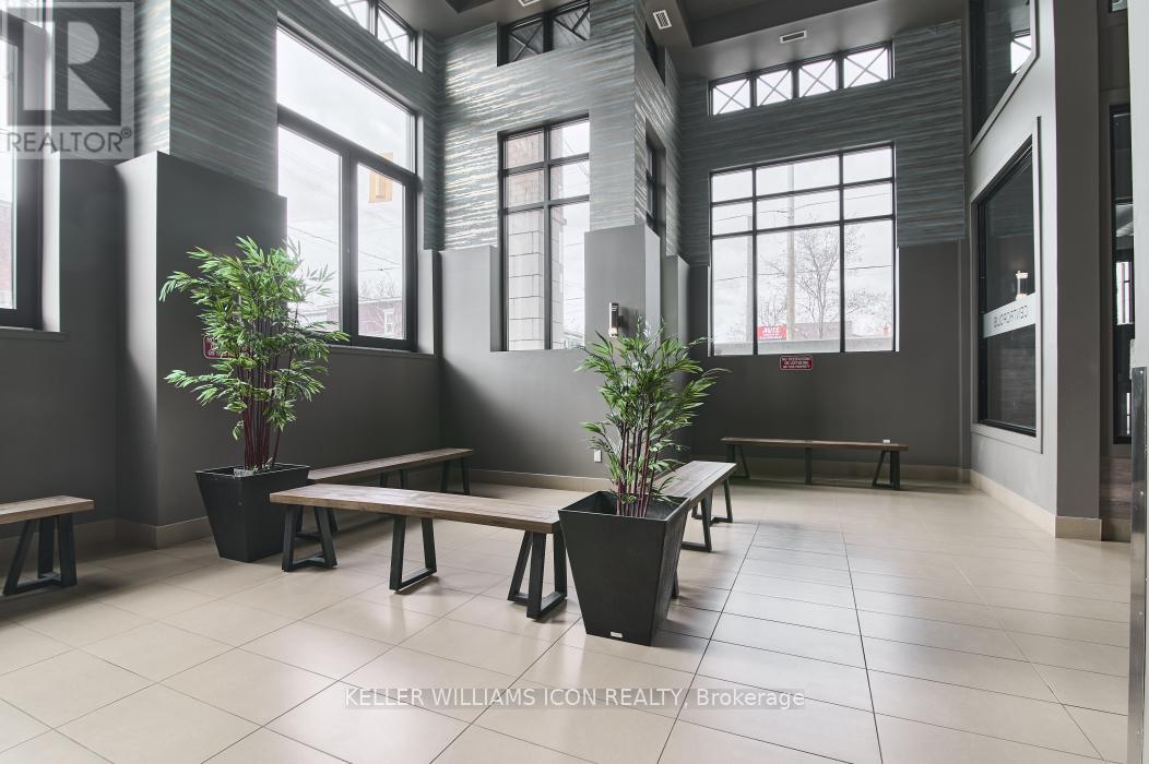 320 - 429 Kent Street